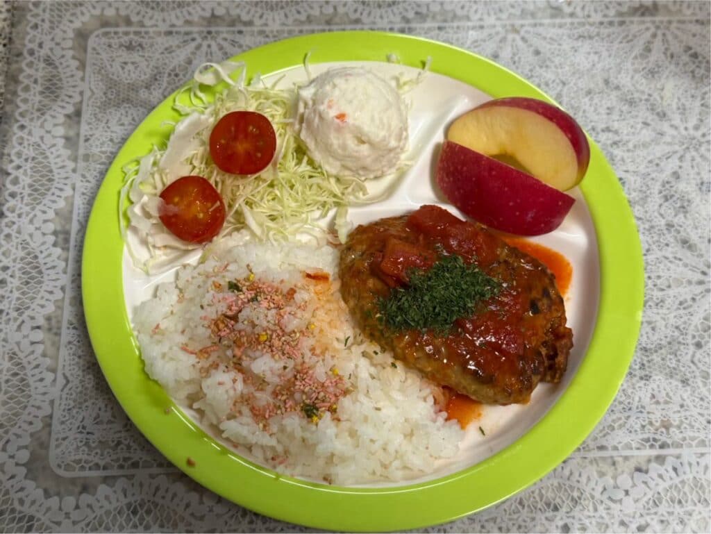 クラブで用意する手作りの食事